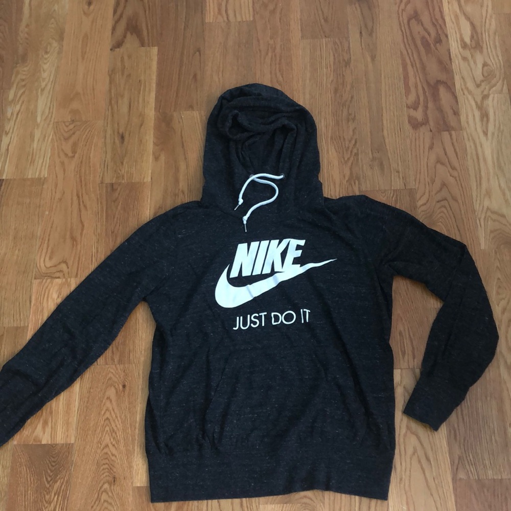 Women’s Nike sweatshirt